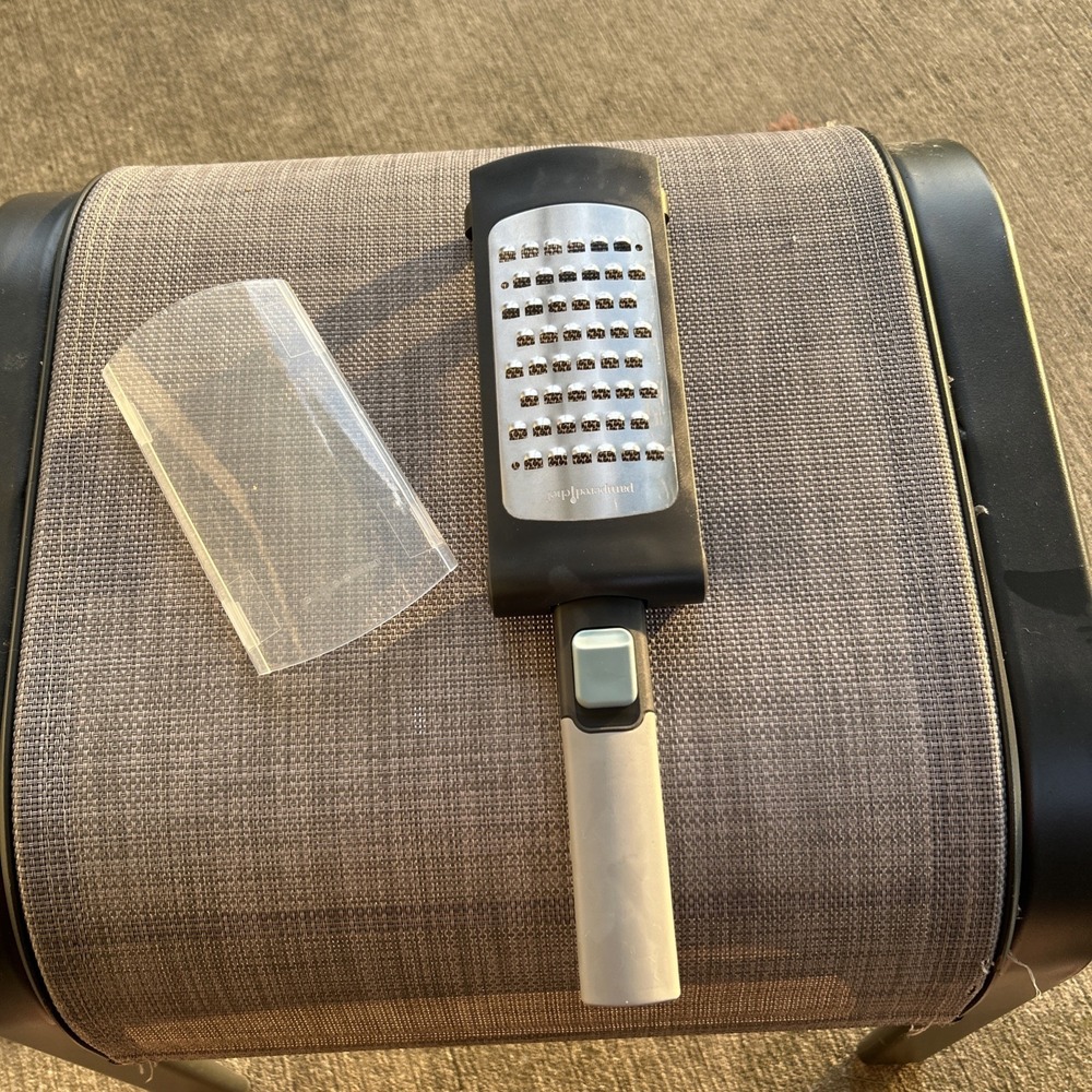 Pampered Chef Microplane Adjustable Grater Adjustable Handle With Lid